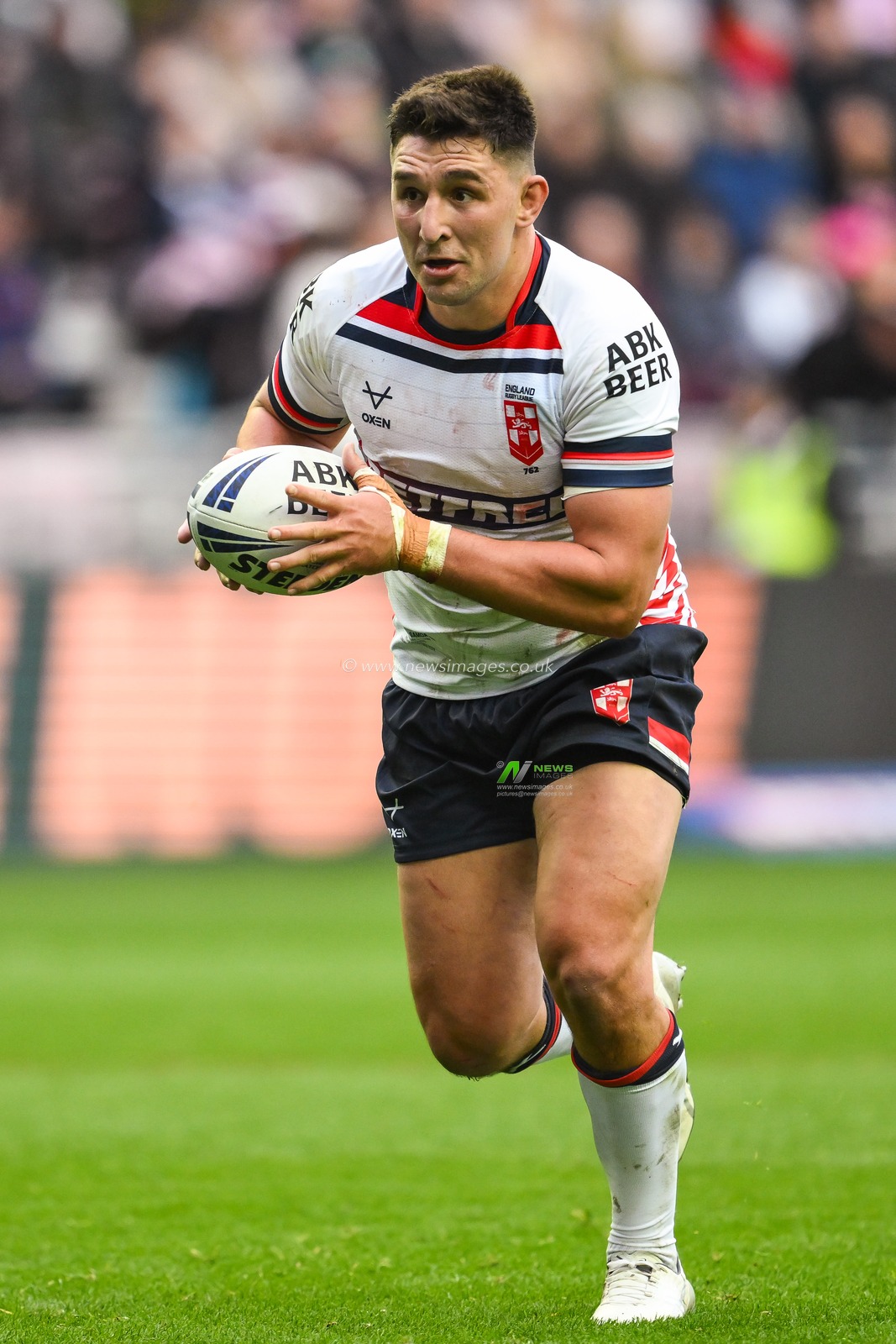 Victor Radley of England makes a break during the ABK Beer Internationals Series match England vs Samoa at The Brick Community Stadium, Wigan, United Kingdom, 27th October 2024

(Photo by Craig Thomas/News Images)