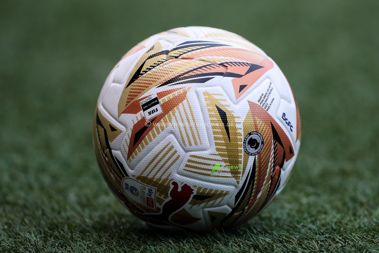 The EFL play offs match ball during the pre-game warm up ahead of the Sky Bet Championship Playoff Semi-final match Bristol City vs Sheffield United at Ashton Gate, Bristol, United Kingdom, 8th May 2025

(Photo by Gareth Evans/News Images)