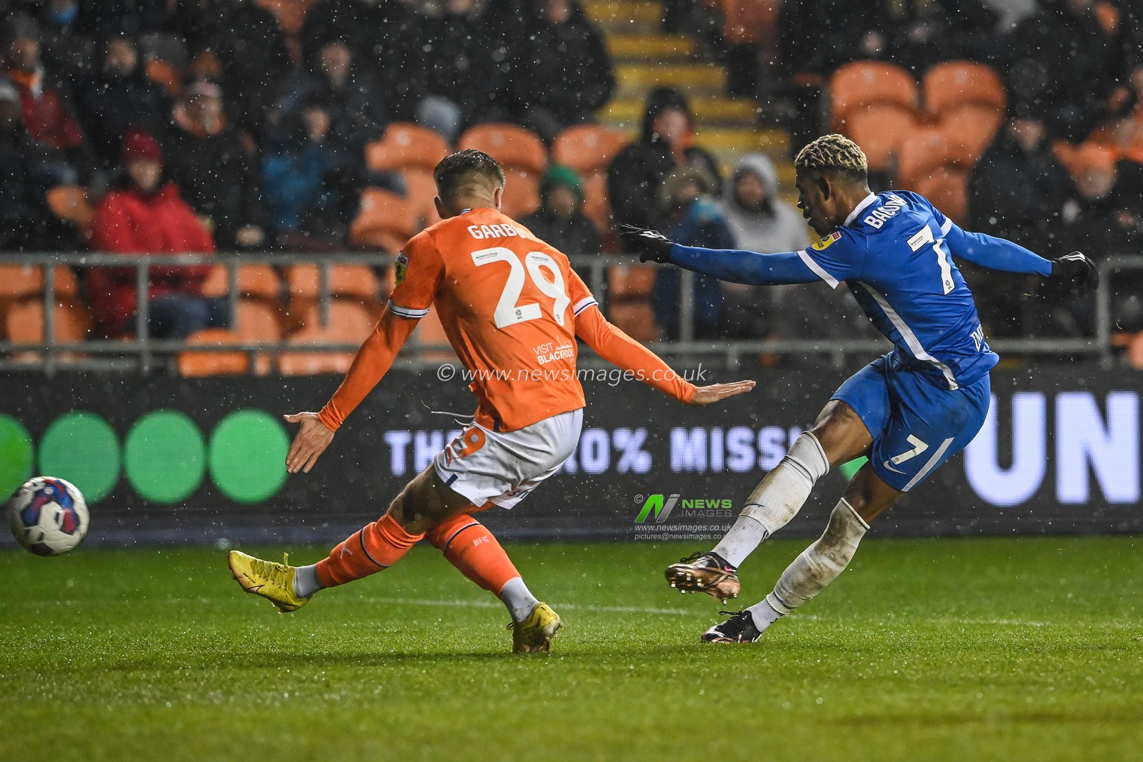 Juninho Bacuna #7 of Birmingham City shoots on goal during the Sky Bet Championship match Blackpool vs Birmingham City at Bloomfield Road, Blackpool, United Kingdom, 10th December 2022

(Photo by Craig Thomas/News Images)