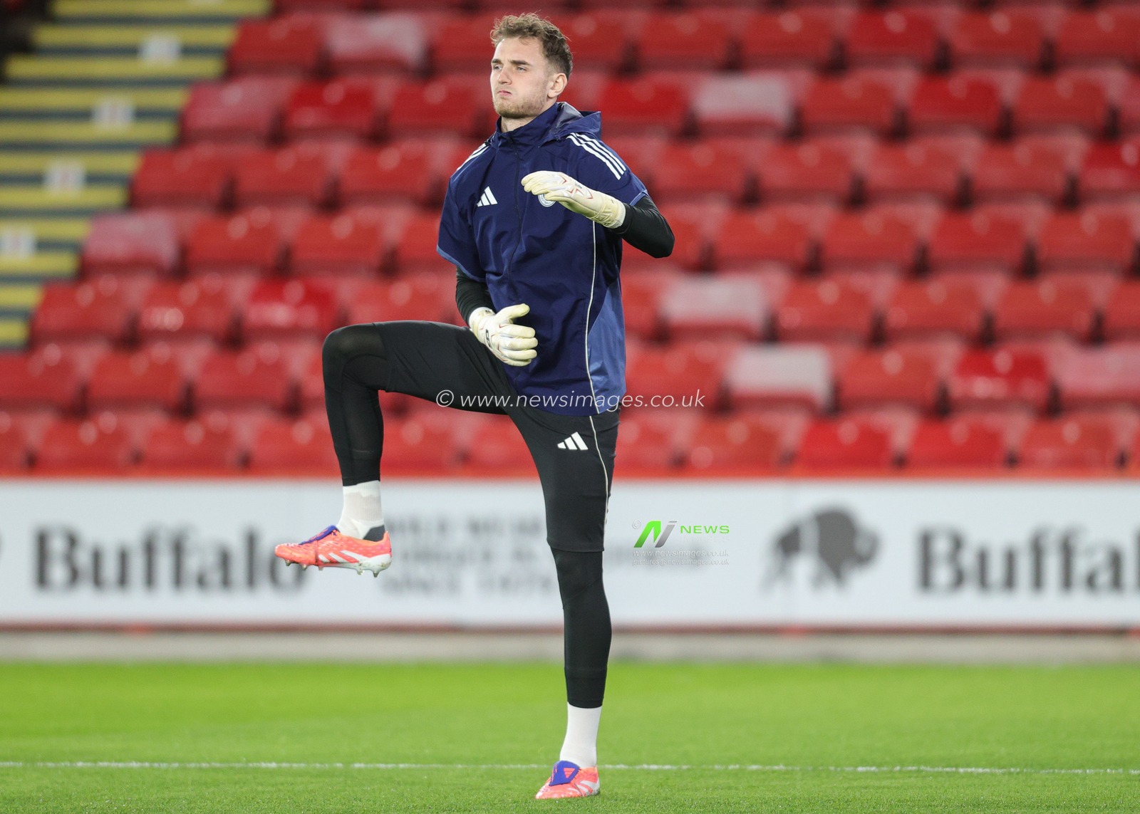 Leicester City goalkeeper Jakub Stolarczyk in the pregame warmup session during the Sky Bet Championship match Sheffield United vs Leicester City at Bramall Lane, Sheffield, United Kingdom, 1st January 2026

(Photo by Richard Bierton/News Images)

*** GER AUT SUI OUT ***