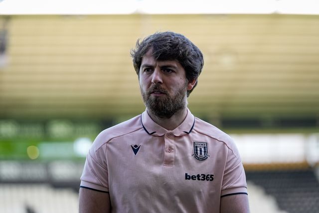 Ben Pearson of Stoke City inspects the pitch prior to kick off during the Sky Bet Championship match Derby County vs Stoke City at Pride Park Stadium, Derby, United Kingdom on 06 April 2026

(Photo by Maynard Manyowa/News Images)