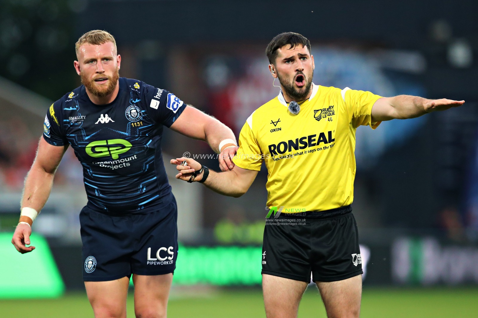 Luke Thompson of Wigan Warriors and Referee Aaron Moore during the Betfred Super League round 15 match Wakefield Trinity vs Wigan Warriors at DIY Kitchens Stadium, Wakefield, United Kingdom, 20th June 2025

(Photo by Sam Eaden/News Images)