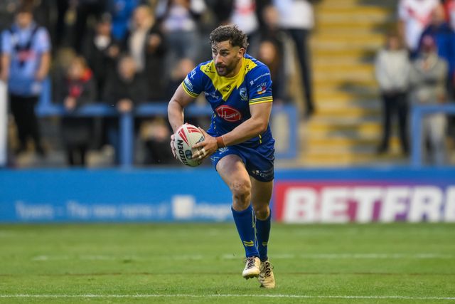Toby King of Warrington Wolves makes a break during the Betfred Super League play-off Eliminator 2 Warrington Wolves v St Helens at Halliwell Jones Stadium, Warrington, United Kingdom, 28th September 2024

(Photo by Craig Thomas/News Images)