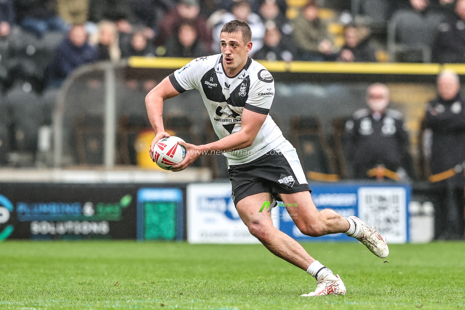 Jake Arthur of Hull FC in action during the Betfred Super League round 10 match Hull FC vs Toulouse Olympique at MKM Stadium, Hull, United Kingdom on 03 May 2026

(Photo by Alfie Cosgrove/News Images)