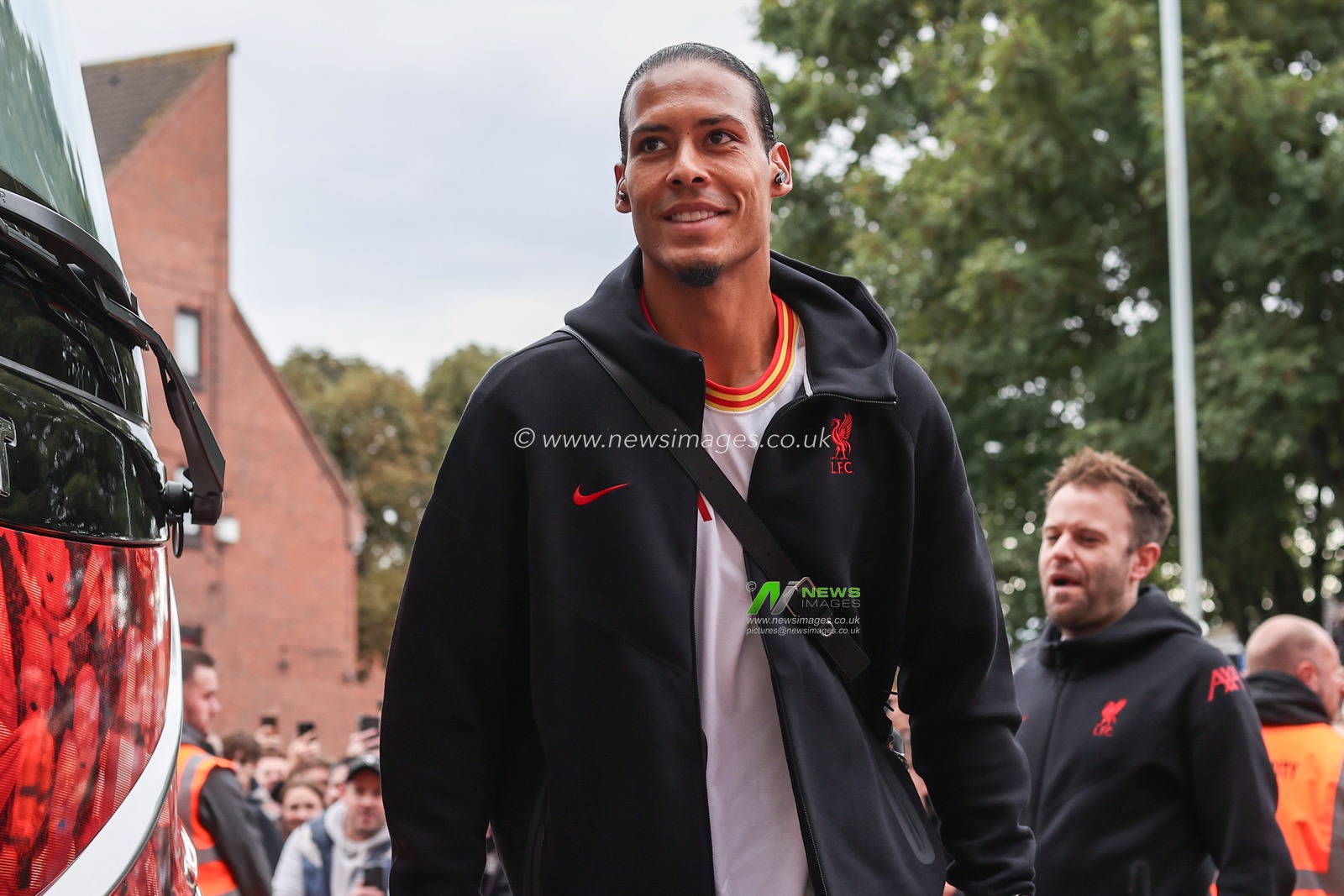 Virgil van Dijk of Liverpool arrives during the Premier League match Wolverhampton Wanderers vs Liverpool at Molineux, Wolverhampton, United Kingdom, 28th September 2024

(Photo by Alfie Cosgrove/News Images)
