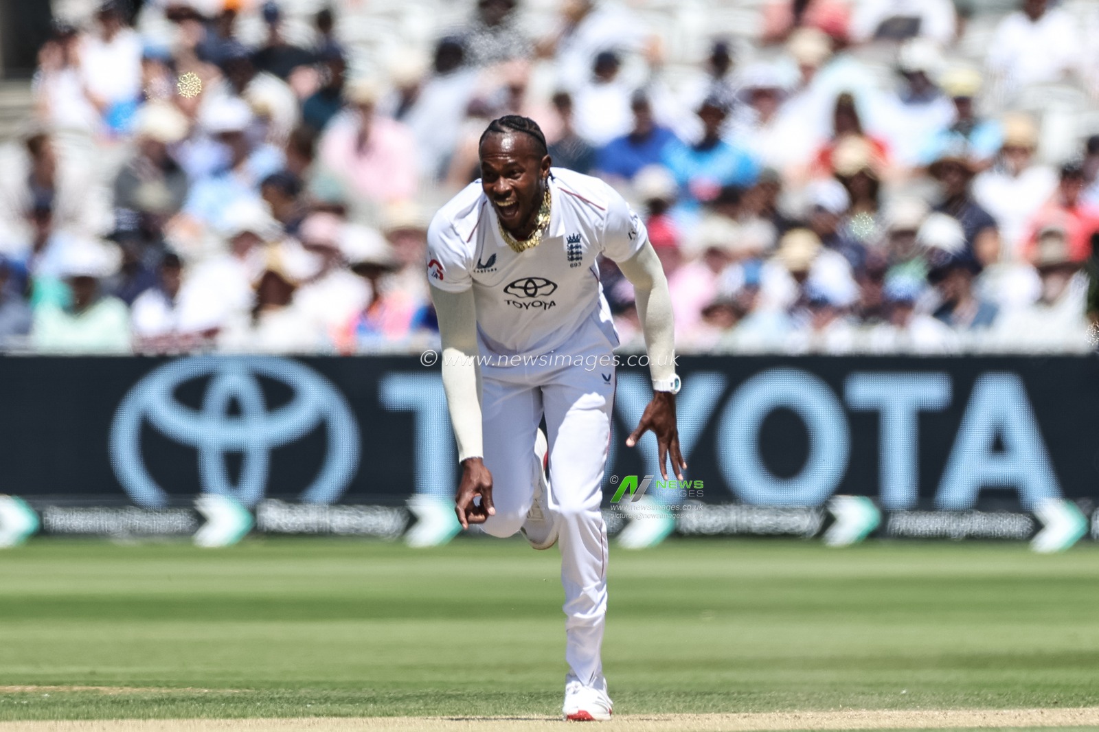 Jofra Archer of England in action during the 3rd Rothesay Test Match Day 3 England v India at Lords, London, United Kingdom, 12th July 2025

(Photo by Mark Cosgrove/News Images)
