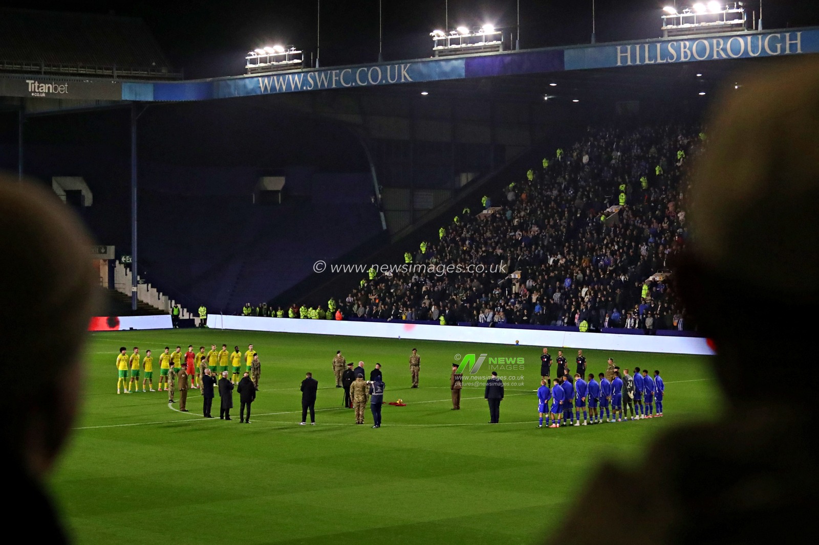 Both teams observe the Last Post before the Sky Bet Championship match Sheffield Wednesday vs Norwich City at Hillsborough, Sheffield, United Kingdom, 5th November 2025(Photo by Sam Eaden/News Images)*** GER AUT SUI OUT ***