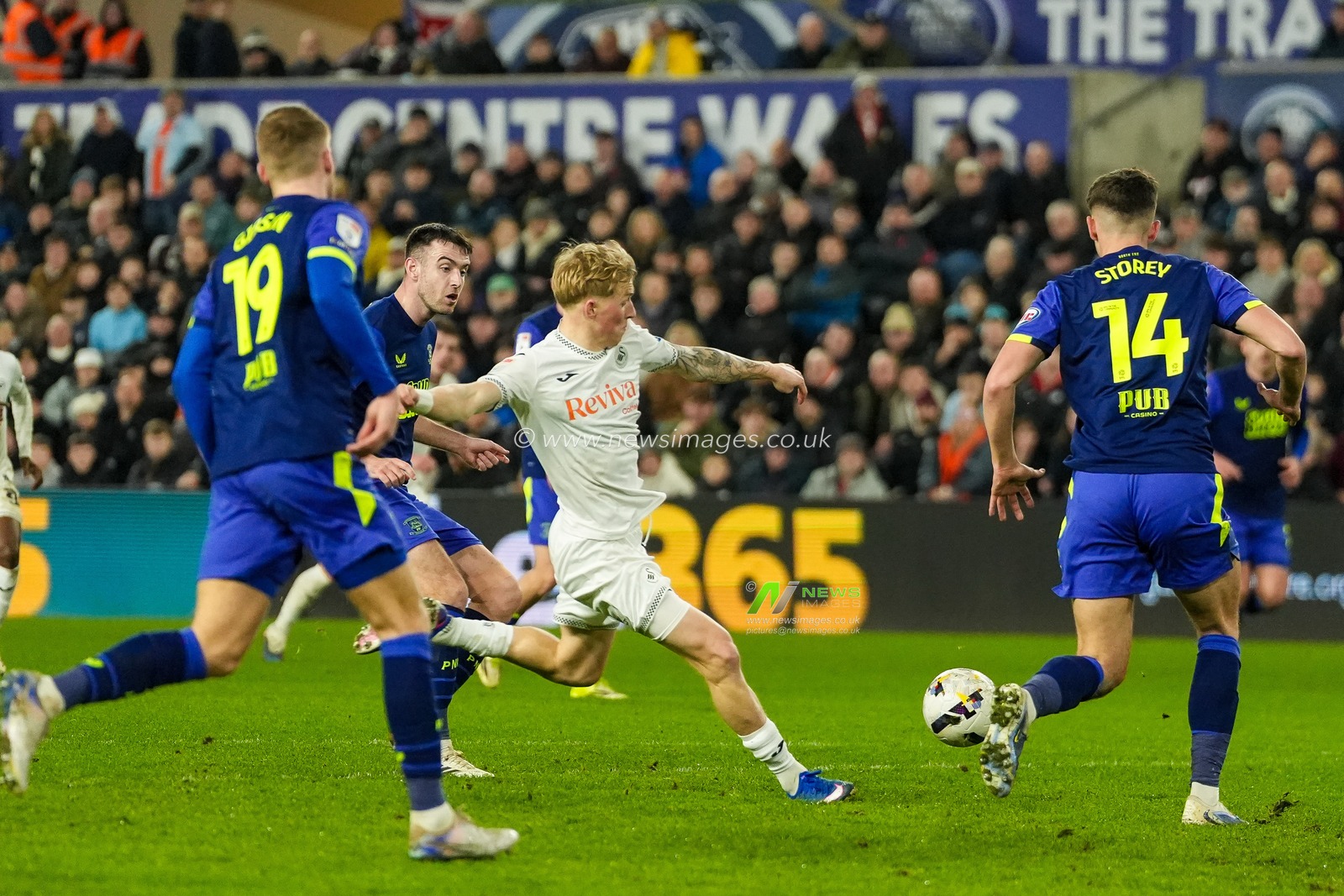 Melker Widell of Swansea City has a shot on goal during the Sky Bet Championship match Swansea City vs Preston North End at Swansea.com Stadium, Swansea, United Kingdom on 24 February 2026

(Photo by Andrew Lewis/News Images)