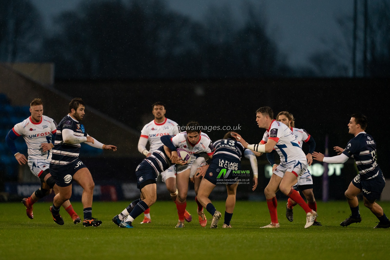 Sale Shark's Luke James is blocked 

15th December 2018, AJ Bell Stadium , Sale, England; European Rugby Challenge Cup, Sale v Bordeaux-Belges ; 

Credit: Terry Donnelly / News Images