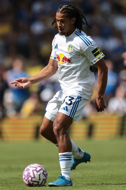 Isaac Schmidt of Leeds United with the ball during the Pre-season friendly match Leeds United vs Villarreal at Elland Road, Leeds, United Kingdom, 2nd August 2025

(Photo by Mark Cosgrove/News Images)