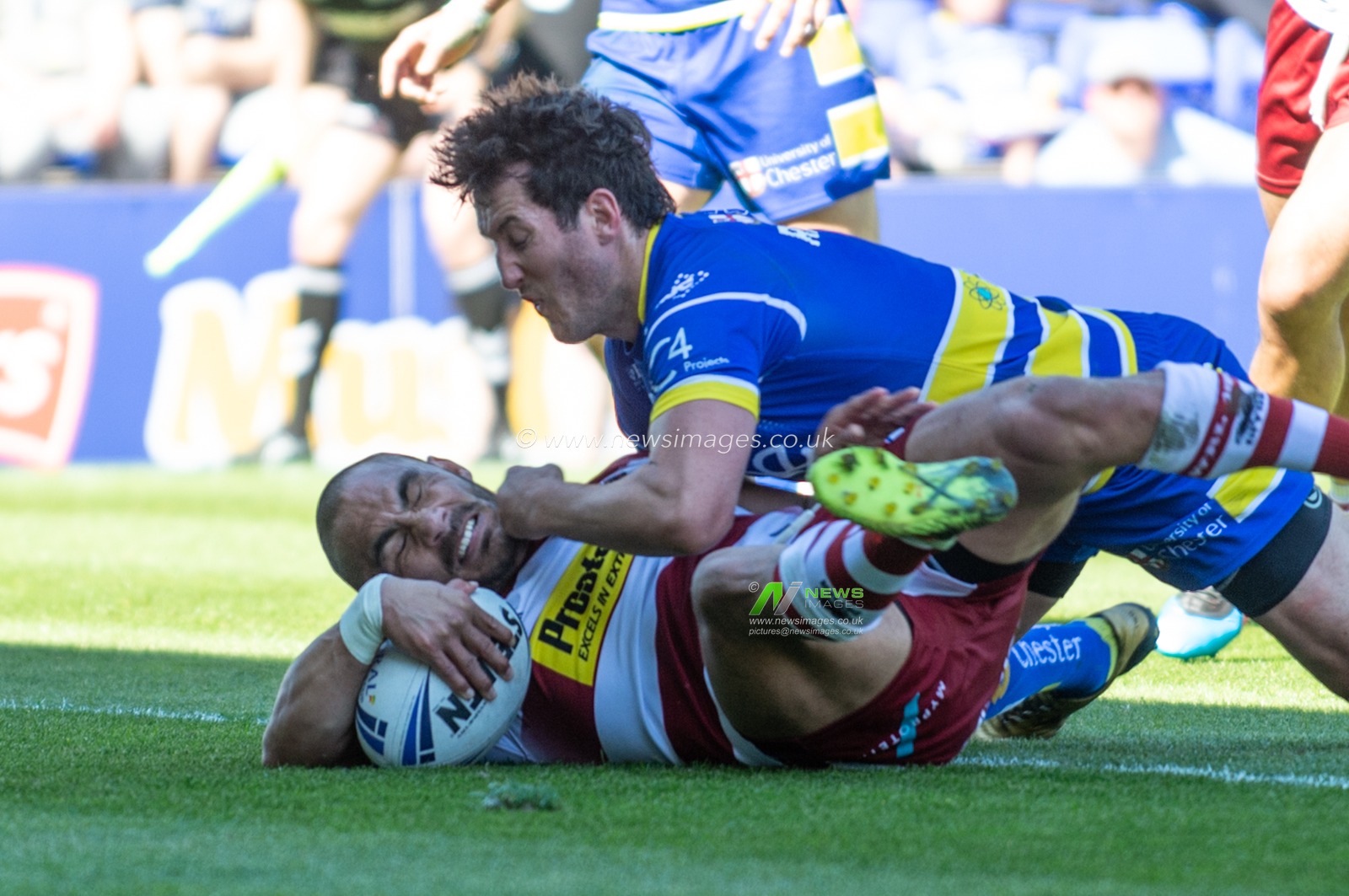 12th May 2019 , Halliwell Jones Stadium, Warrington, England ; Coral Challenge Cup 2019, Round 6, Warrington Wolves vs Wigan Warriors ; Thomas Leuluai of Wigan Warriors scores a try


Credit: Richard Long/News Images