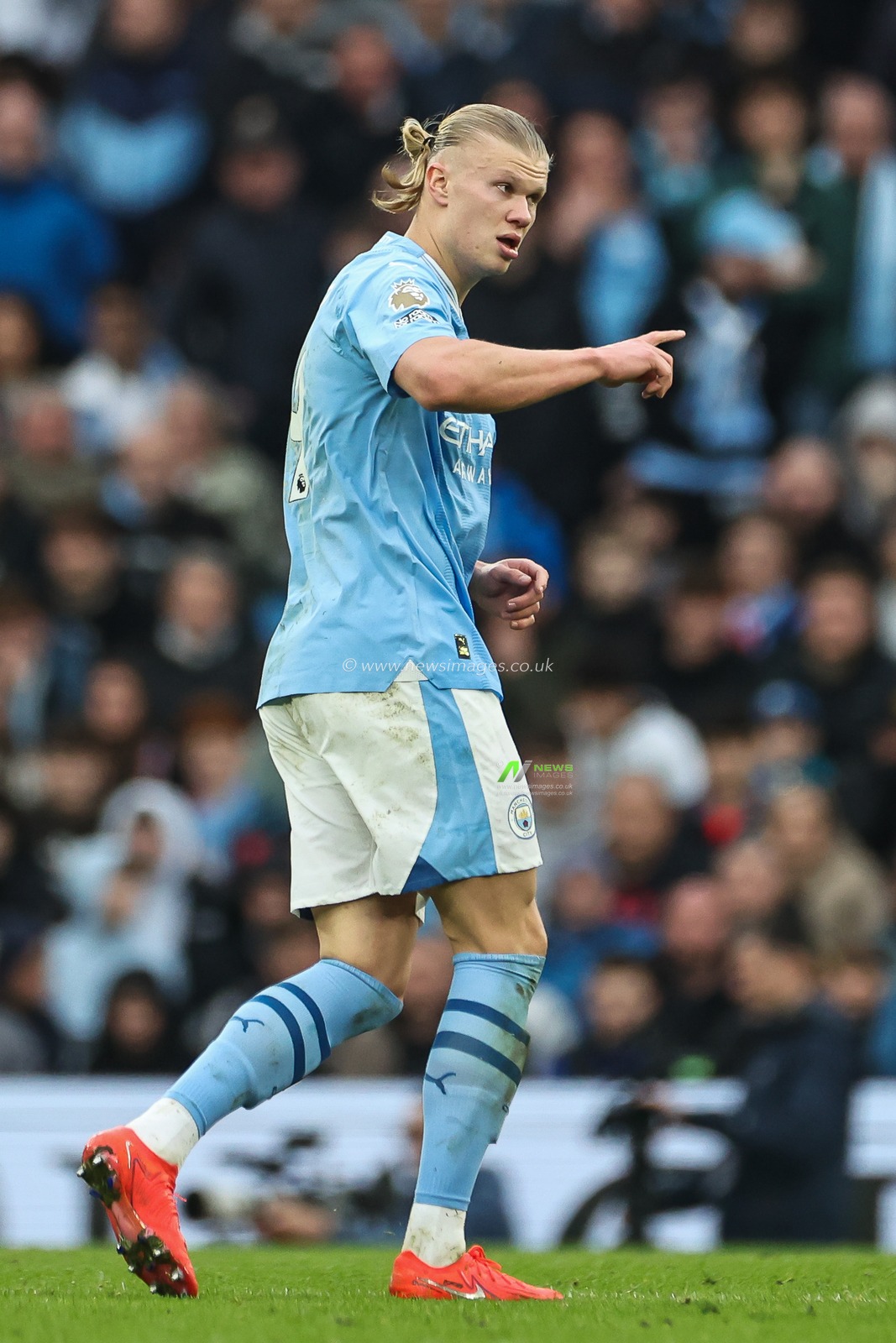 Erling Haaland of Manchester City during the Premier League match Manchester City vs Arsenal at Etihad Stadium, Manchester, United Kingdom, 31st March 2024

(Photo by Mark Cosgrove/News Images)