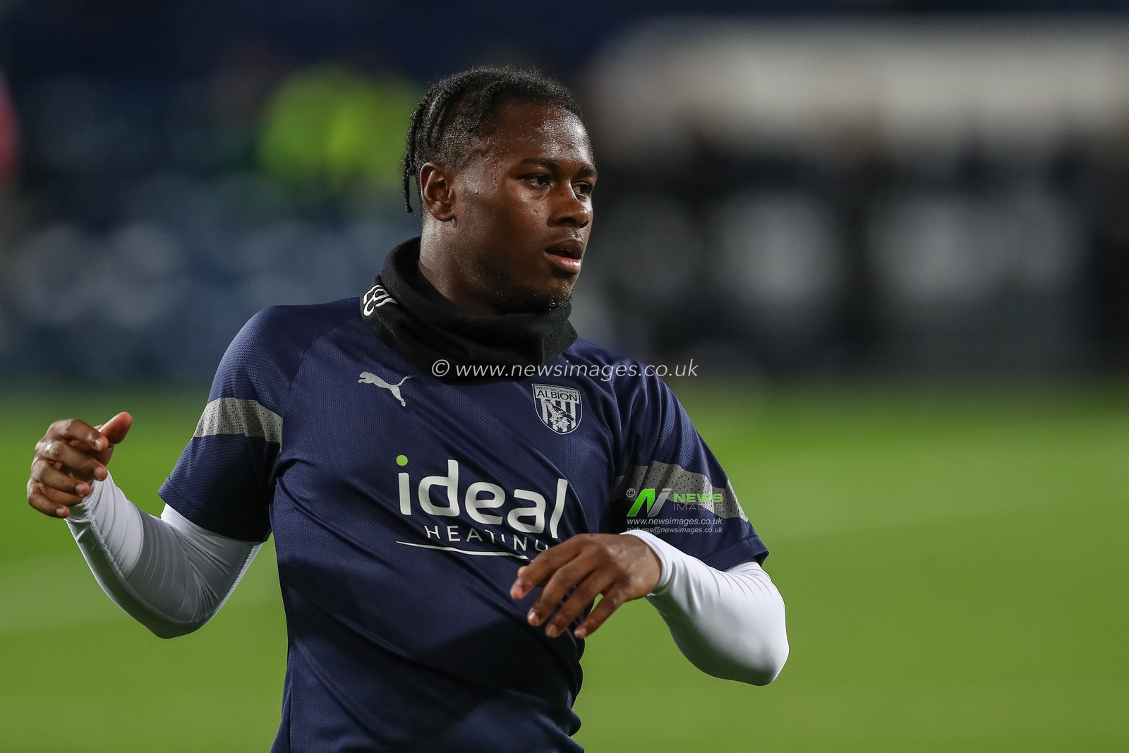 Reyes Cleary #28 of West Bromwich Albion during the pre-game warm up ahead of the Sky Bet Championship match West Bromwich Albion vs Bristol City at The Hawthorns, West Bromwich, United Kingdom, 18th October 2022

(Photo by Gareth Evans/News Images)