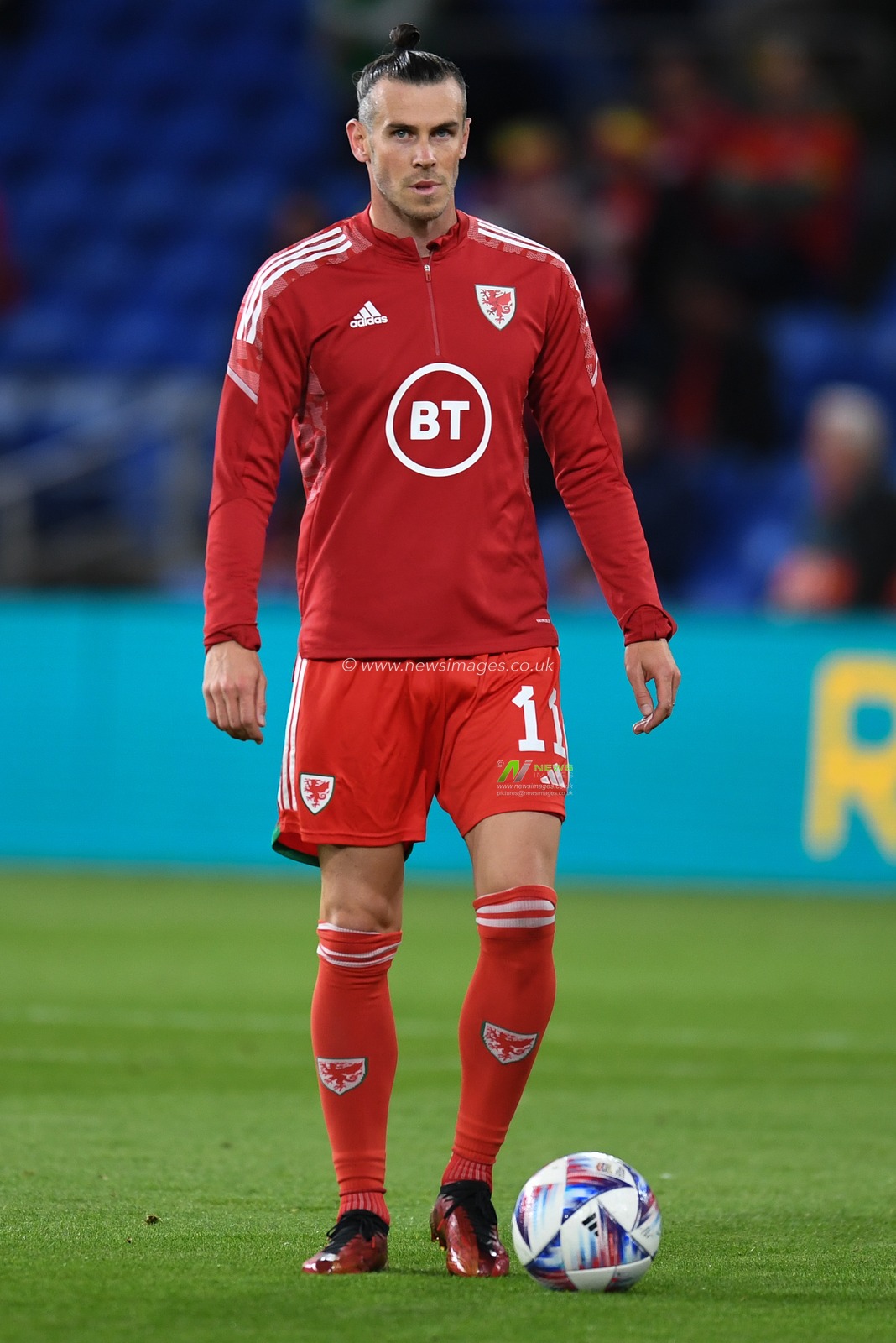 Gareth Bale of Wales  during the pre-game warmup during the UEFA Nations League Group A4 match between Wales vs Poland at Cardiff City Stadium, Cardiff, United Kingdom, 25th September 2022

(Photo by Mike Jones/News Images)