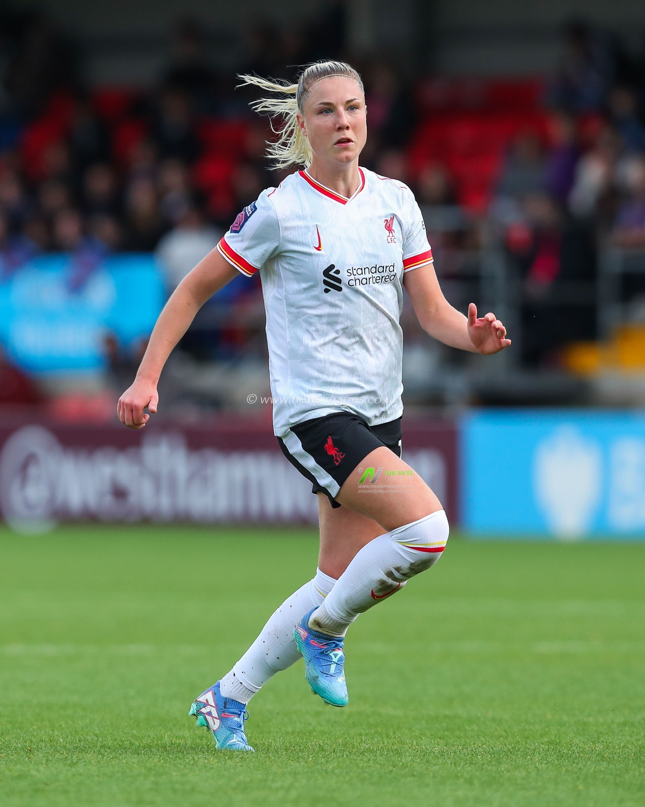 Sophie Roman Haug of Liverpool in action during the The FA Women's Super League match West Ham United Women vs Liverpool Women at The Chigwell Construction Stadium, London, United Kingdom, 29th September 2024

(Photo by Izzy Poles/News Images)
