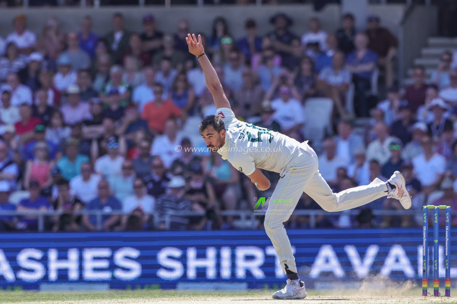 Mitchell Starc of Australia delivers the ball during the LV= Insurance Ashes Third Test Series Day 2 England v Australia at Headingley Stadium, Leeds, United Kingdom, 7th July 2023

(Photo by Mark Cosgrove/News Images)