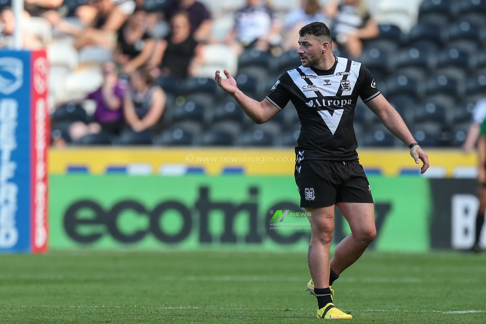 Jake Connor #1 of Hull FC gestures to his team mates