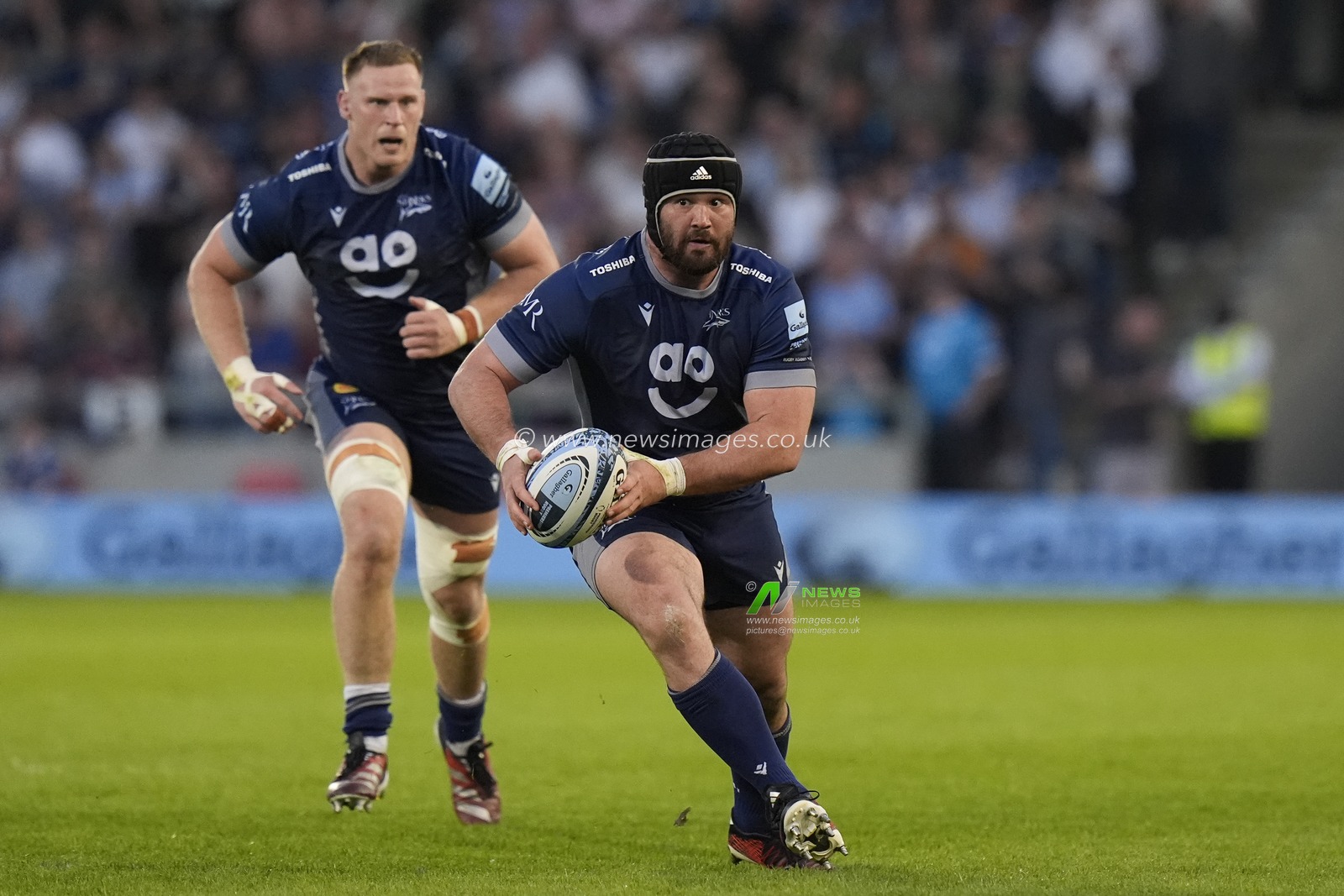 Sale Sharks prop Bevan Rodd runs with the ball during the Gallagher Premiership match Sale Sharks vs Leicester Tigers at Salford Community Stadium, Eccles, United Kingdom, 10th May 2024

(Photo by Steve Flynn/News Images)