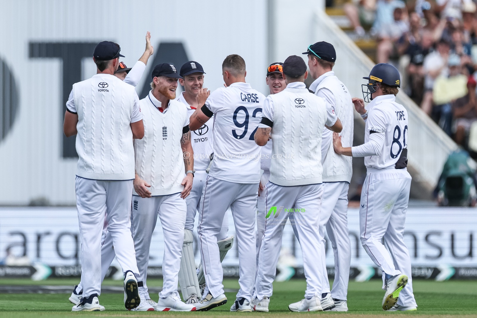 Brydon Carse of England and Jacob Bethell of England celebrate the wicket of Karun Nair of India during the 2nd Rothesay Test Match Day 1 England vs India at Edgbaston, Birmingham, United Kingdom, 2nd July 2025

(Photo by Mark Cosgrove/News Images)