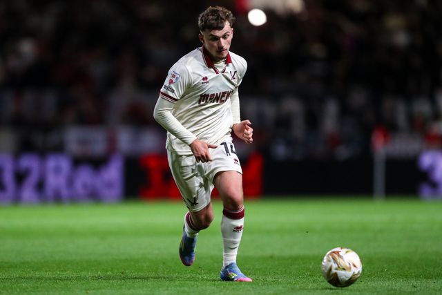 Harrison Burrows of Sheffield United passes the ball during the Sky Bet Championship Playoff Semi-final match Bristol City vs Sheffield United at Ashton Gate, Bristol, United Kingdom, 8th May 2025

(Photo by Gareth Evans/News Images)