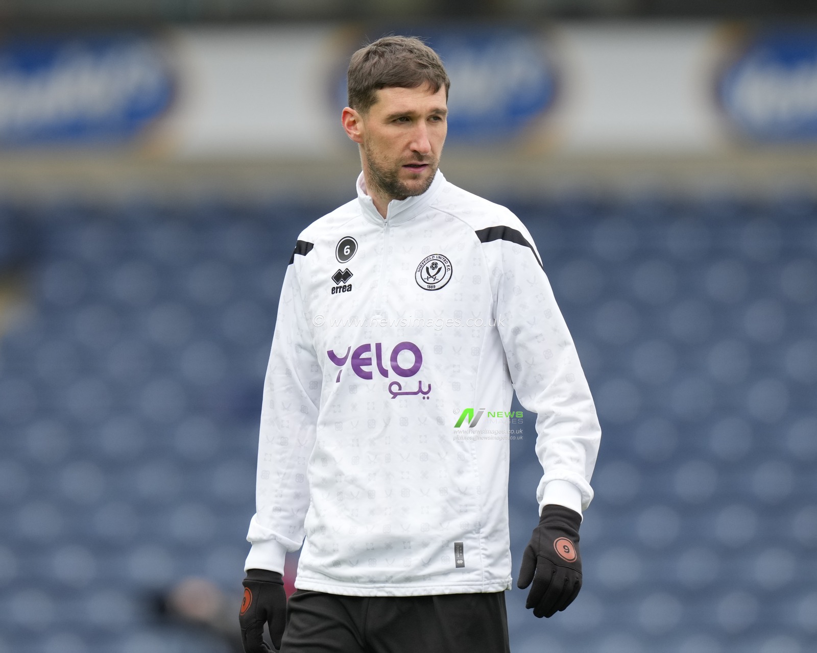 Chris Basham #6 of Sheffield United warms up before the Sky Bet Championship match Blackburn Rovers vs Sheffield United at Ewood Park, Blackburn, United Kingdom, 4th March 2023

(Photo by Steve Flynn/News Images)