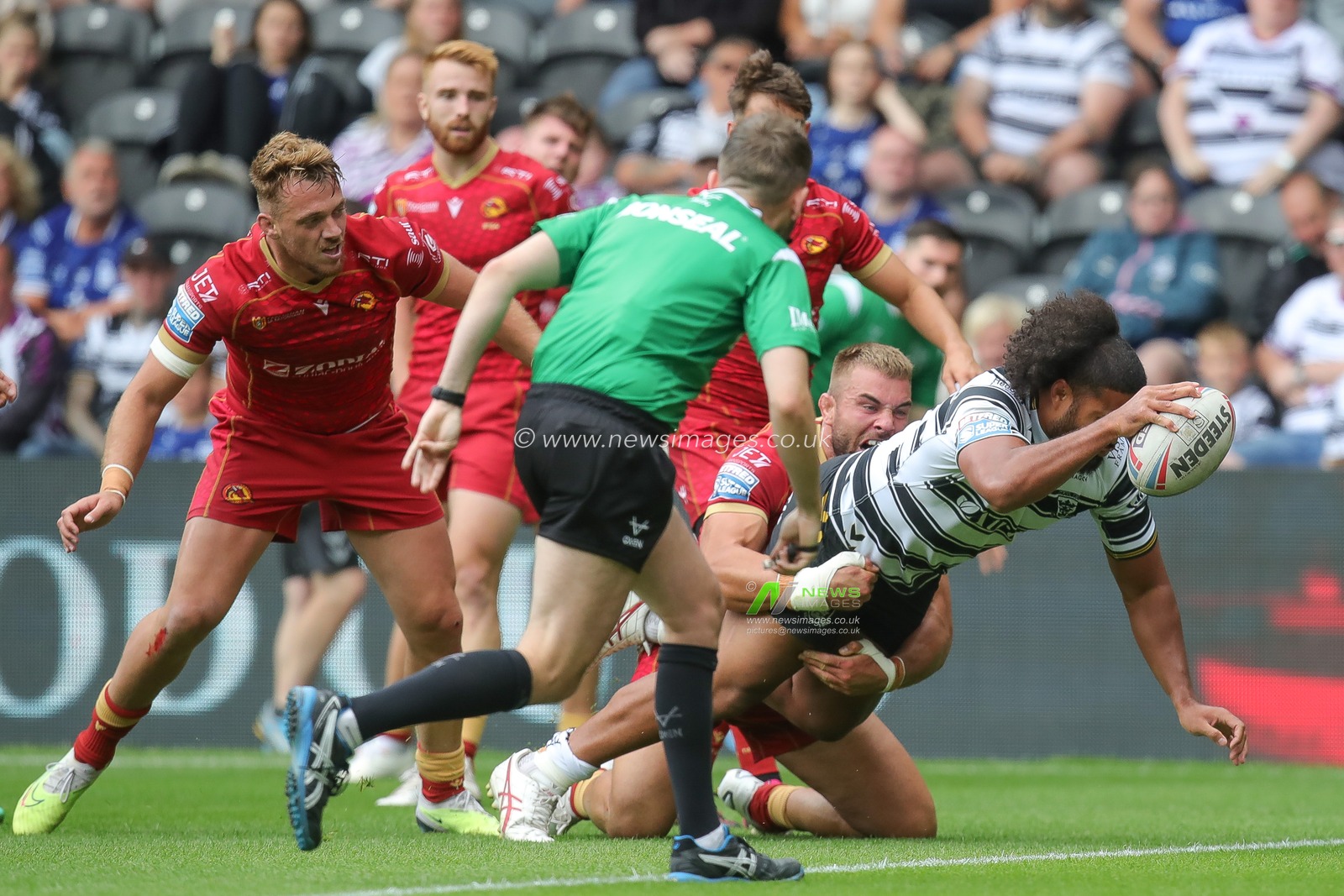 Chris Satae #10 of Hull FC goes over for a try and makes the score 4-12 in the first half of the Betfred Super League Round 17 Hull FC vs Catalans Dragons at MKM Stadium, Hull, United Kingdom, 1st July 2023

(Photo by James Heaton/News Images)