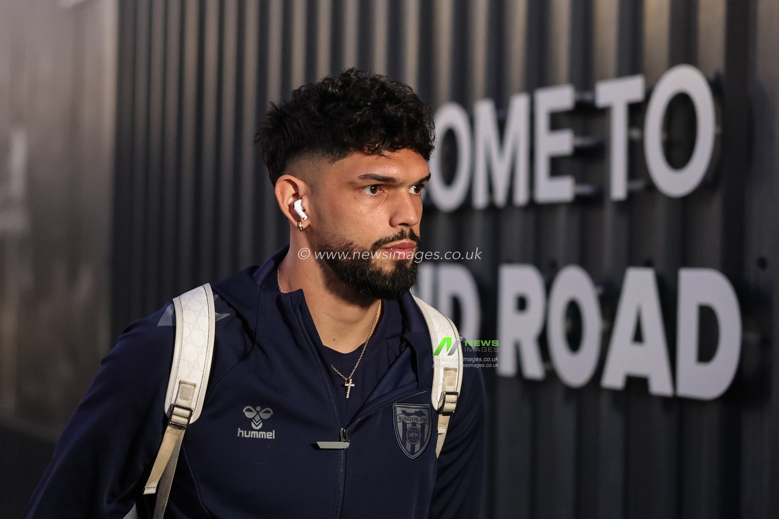 Omar Alderete of Sunderland arrives during the Premier League match Leeds United vs Sunderland at Elland Road, Leeds, United Kingdom on 03 March 2026

(Photo by Mark Cosgrove/News Images)