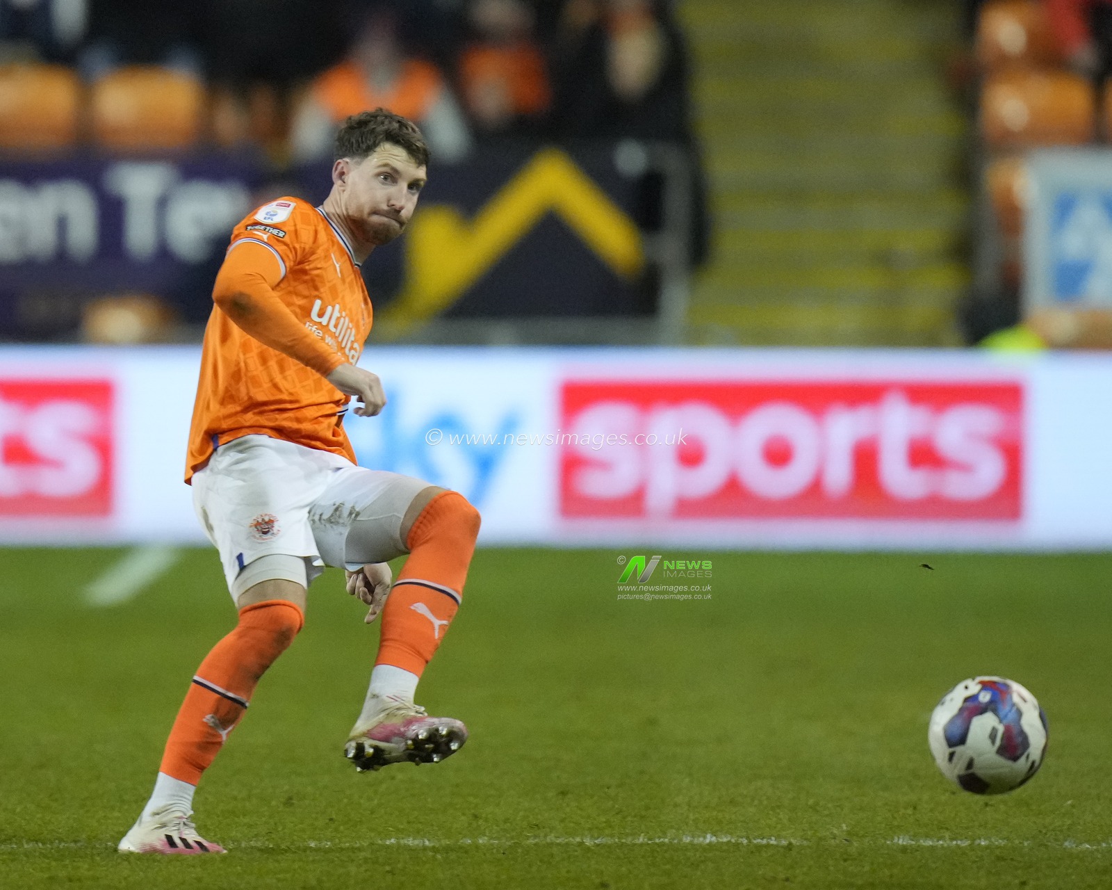 James Husband #3 of Blackpool during the Sky Bet Championship match Blackpool vs Sheffield United at Bloomfield Road, Blackpool, United Kingdom, 29th December 2022

(Photo by Steve Flynn/News Images)