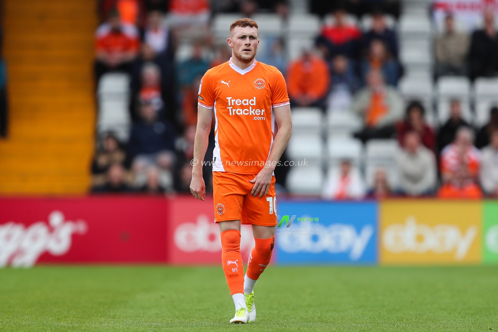 Sonny Carey of Blackpool during the Sky Bet League 1 match Stevenage vs Blackpool at Lamex Stadium, Stevenage, United Kingdom, 18th April 2025

(Photo by Gareth Evans/News Images)