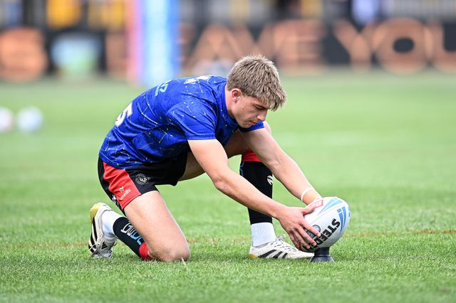 Ewan Irwin of Warrington Wolves warms up prior to the Betfred Super League round 21 match Castleford Tigers vs Warrington Wolves at OneBore Stadium, Castleford, Untied Kingdom on 01 August 2026

(Photo by Ben Roberts/News Images)
