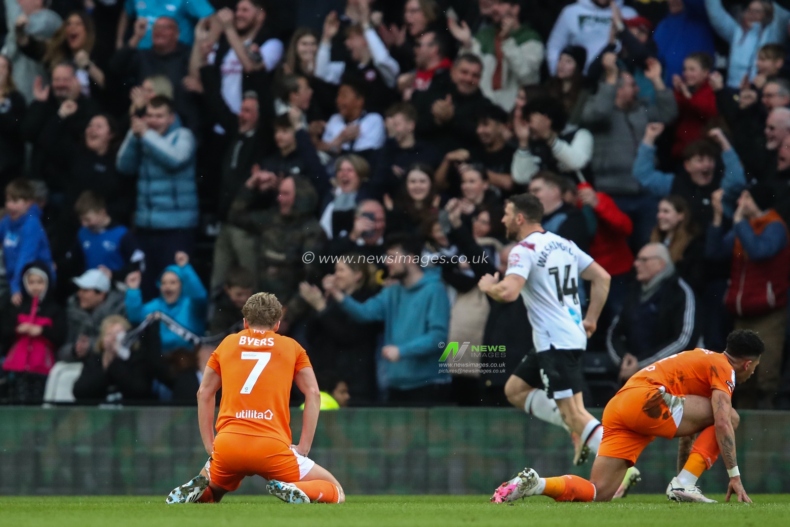 Blackpool players react to their side conceding a goal to make it 1-0 during the Sky Bet League 1 match Derby County vs Blackpool at Pride Park Stadium, Derby, United Kingdom, 29th March 2024

(Photo by Gareth Evans/News Images)