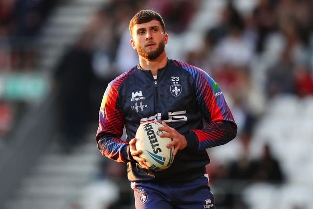 Josh Rourke of Wakefield Trinity during the pre-game warm up ahead of the Betfred Super League  Round 7 match St Helens vs Wakefield Trinity at Totally Wicked Stadium, St Helens, United Kingdom, 11th April 2025

(Photo by Gareth Evans/News Images)
