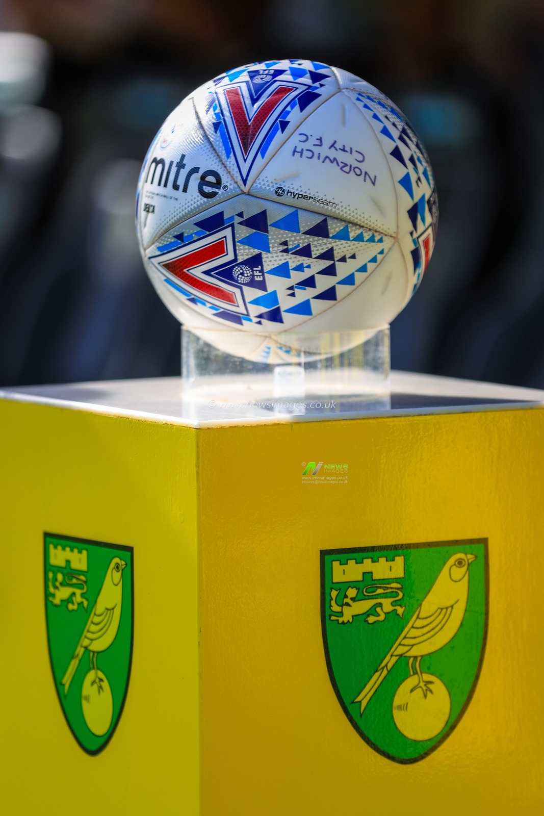 29th September 2018, Carrow Road, Norfolk, England; Sky Bet Championship, Norwich City v Wigan Athletic ; Match Ball

Credit:   Georgie Kerr/News Images

English Football League images are subject to DataCo Licence