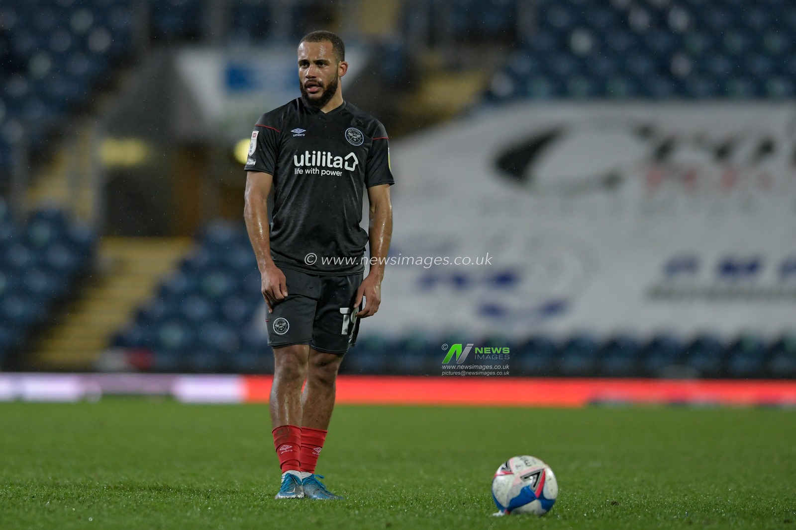 Bryan Mbeumo #19 of Brentford prepares to take a free kick