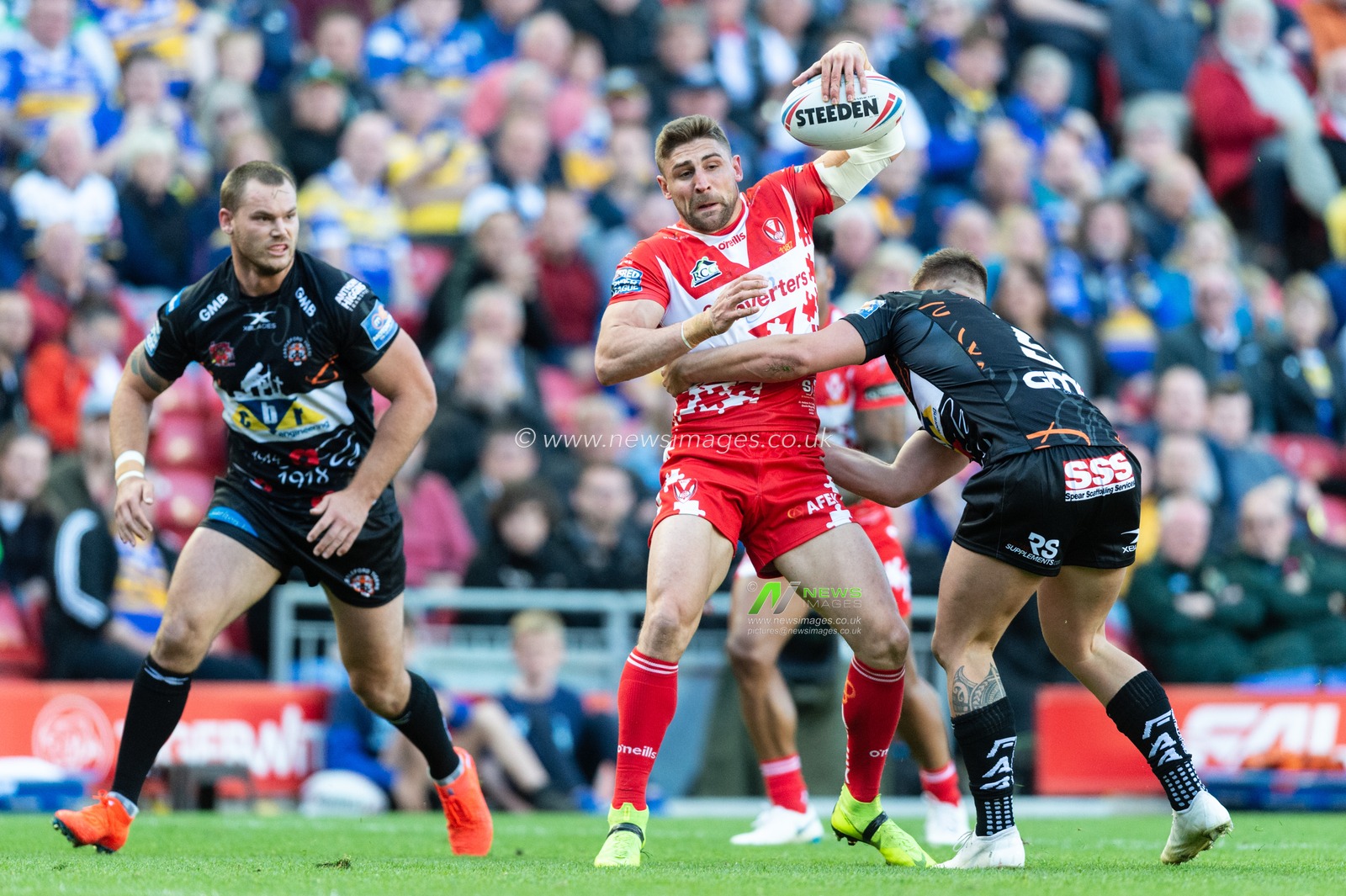 26th May 2019 , Anfield Stadium, Liverpool, England; Dacia Magic Weekend, Betfred Super League Round 16, St helens vs Castleford Tigers ; Tommy Makinson (2) of St Helens 

Credit: Richard Long/News Images
