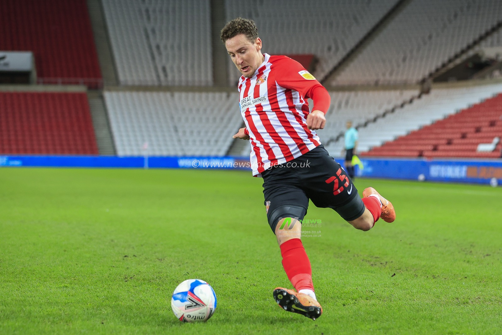 Callum McFadzean #25 of Sunderland with the ball