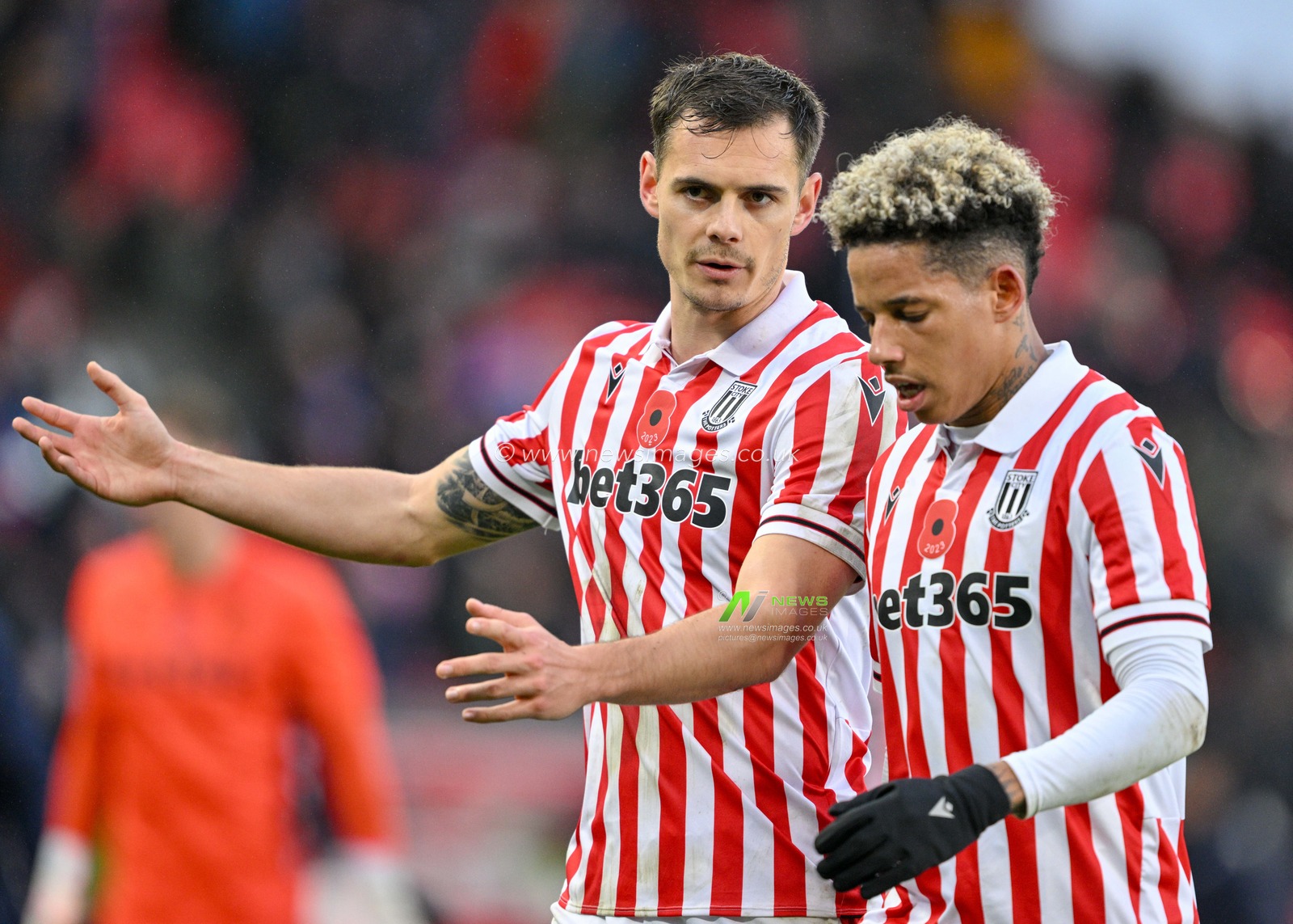Michael Rose 5# of Stoke City Football Club and AndrÃ© Vidigal 7# of Stoke City Football Club have a discussion as they leave the pitch at half time, during the Sky Bet Championship match Stoke City vs Cardiff City at Bet365 Stadium, Stoke-on-Trent, United Kingdom, 4th November 2023

(Photo by Cody Froggatt/News Images)