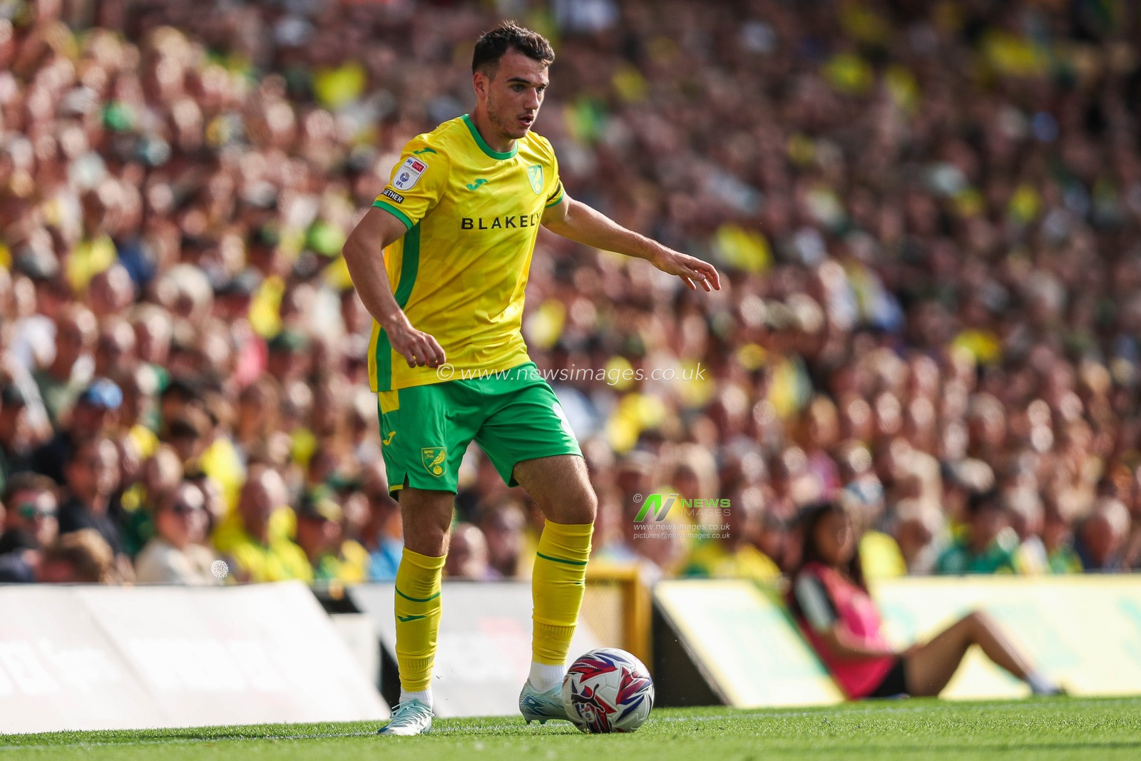 Liam Gibbs of Norwich City runs with the ball during the Sky Bet Championship match Norwich City vs Blackburn Rovers at Carrow Road, Norwich, United Kingdom, 17th August 2024

(Photo by Izzy Poles/News Images)