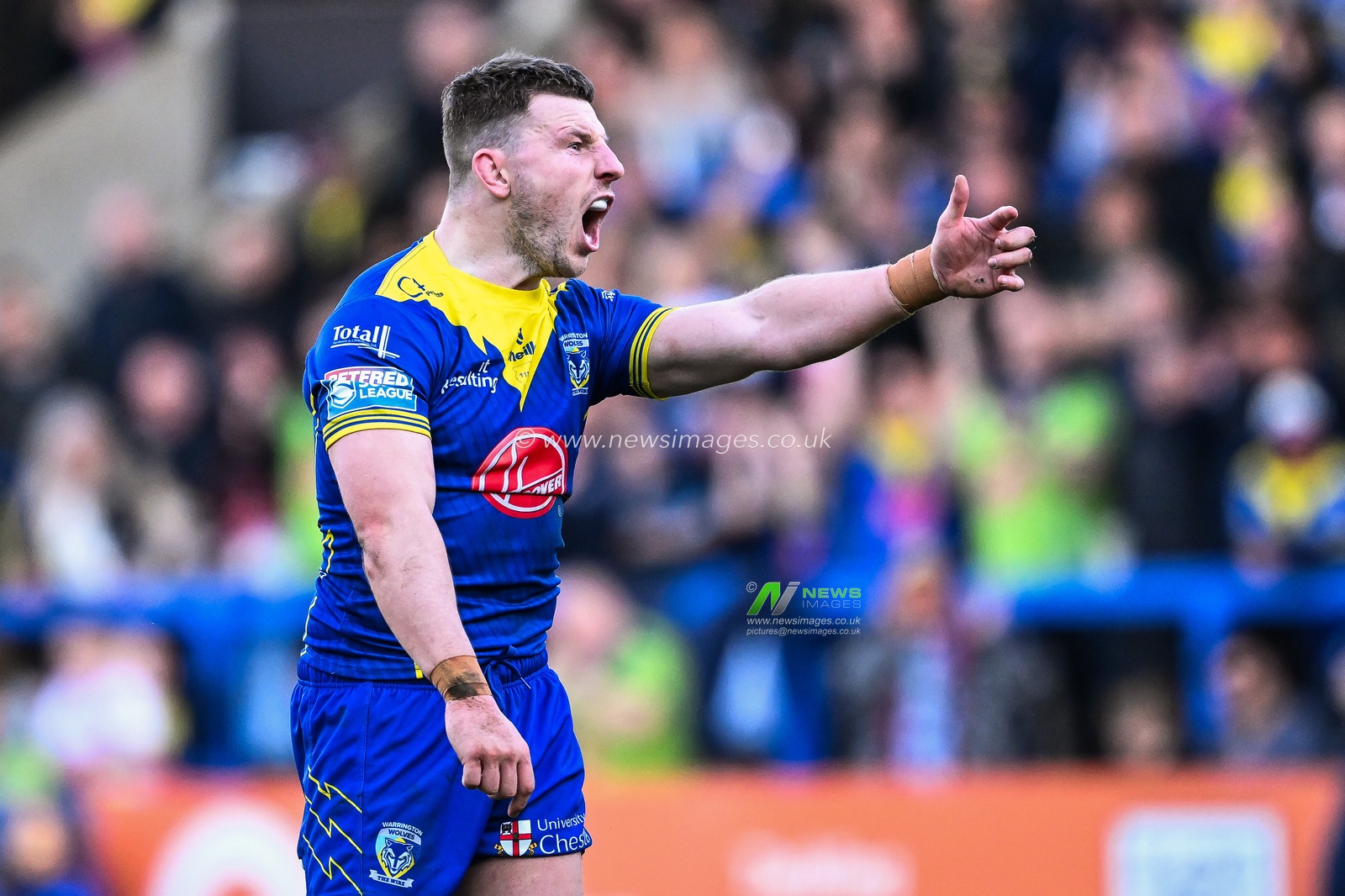 George Williams of Warrington Wolves gives his team instructions during the Betfred Super League match Warrington Wolves vs Catalans Dragons at Halliwell Jones Stadium, Warrington, United Kingdom, 30th March 2024

(Photo by Craig Thomas/News Images)
