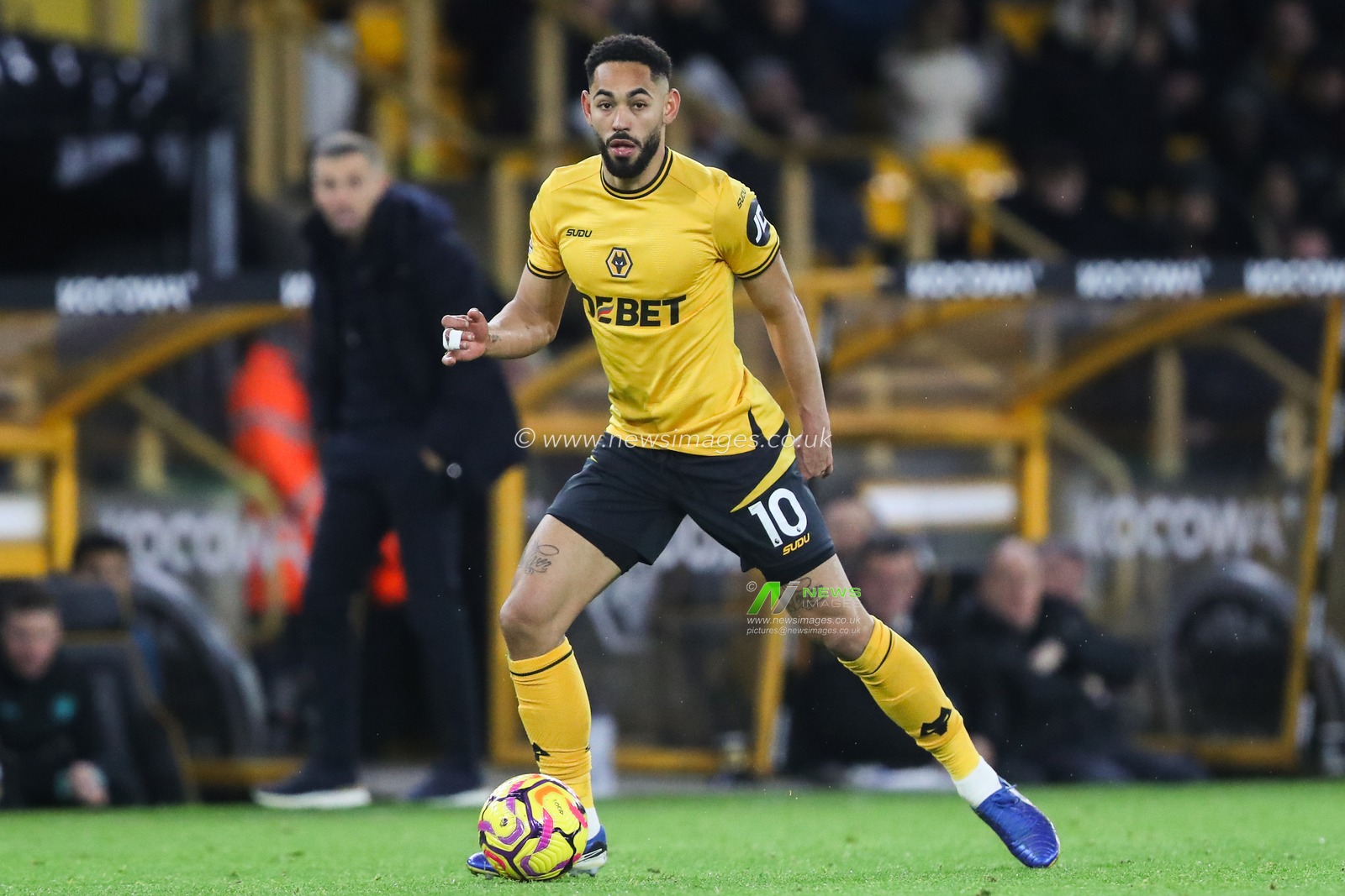 Matheus Cunha of Wolverhampton Wanderers in action during the Premier League match Wolverhampton Wanderers vs Ipswich Town at Molineux, Wolverhampton, United Kingdom, 14th December 2024

(Photo by Gareth Evans/News Images)