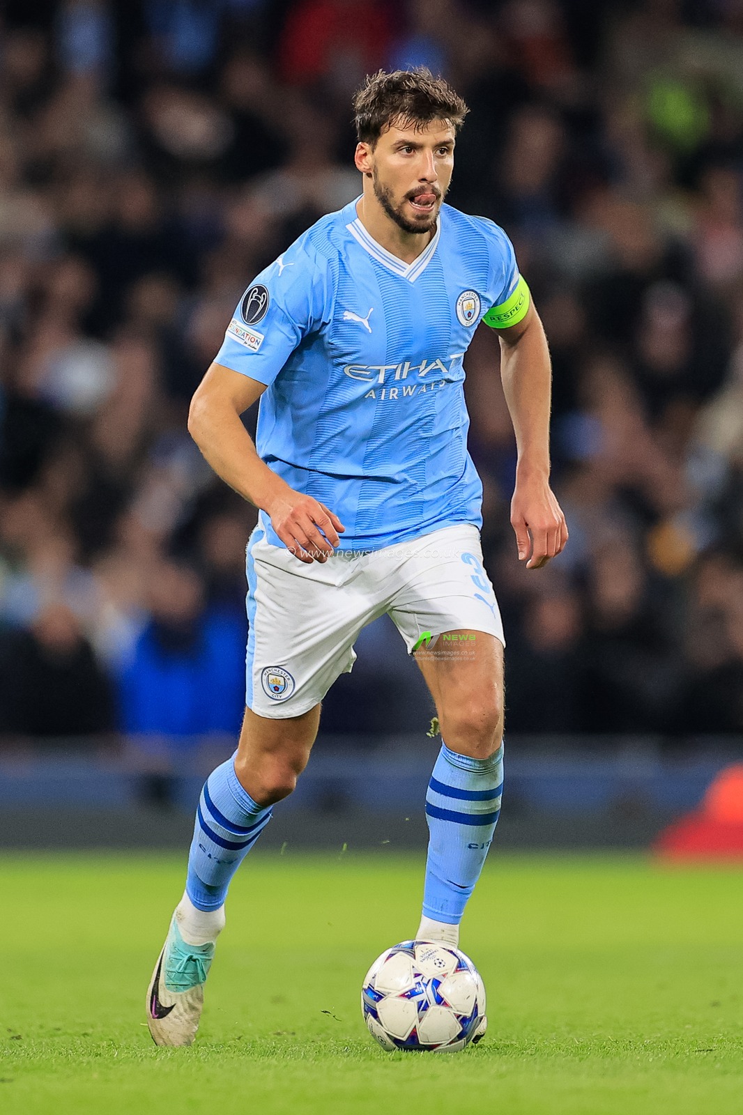 RÃºben Dias #3 of Manchester City with the ball during the UEFA Champions League match Manchester City vs Young Boys at Etihad Stadium, Manchester, United Kingdom, 7th November 2023

(Photo by Conor Molloy/News Images)