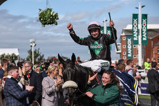 Strong Leader ridden by Sean Bowen and trained by Olly Murphy wins the wins the 15:05 My JRL Group Liverpool Hurdle during the Randox Grand National Day 2024 at Aintree Racecourse, Liverpool, United Kingdom, 13th April 2024

(Photo by Mark Cosgrove/News Images)