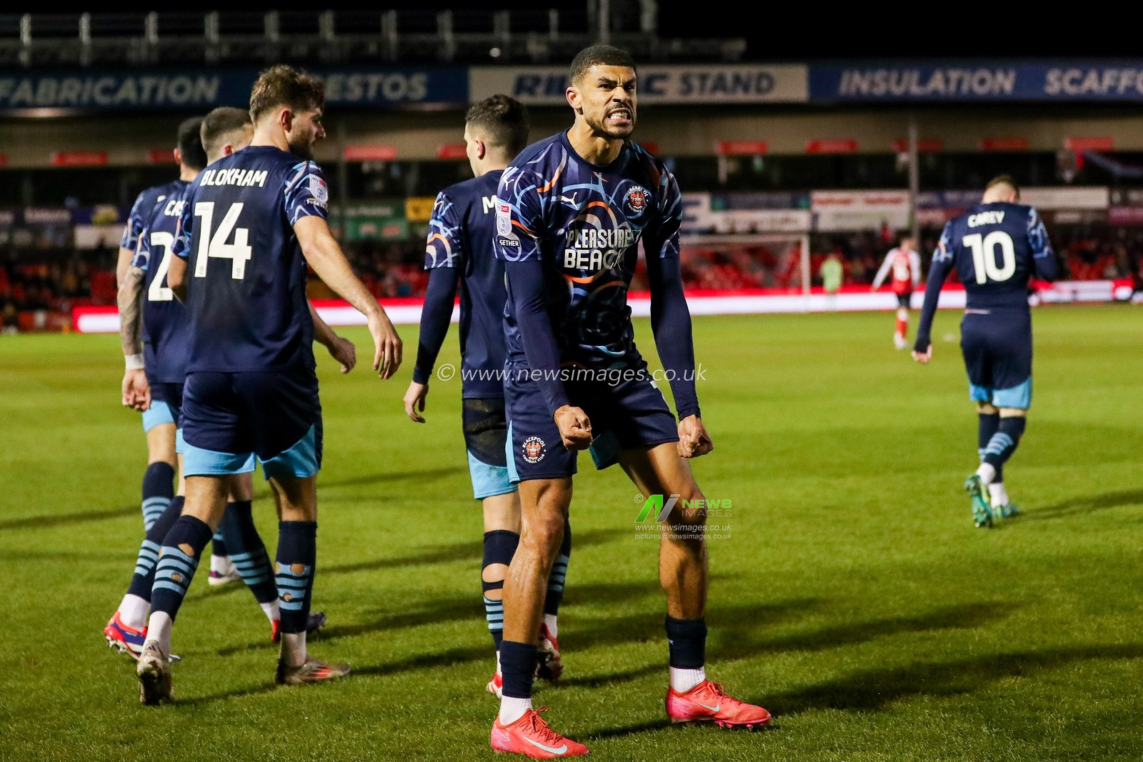 Ashley Fletcher of Blackpool celebrates his goal to make it 0-1 during the Sky Bet League 1 match Lincoln City vs Blackpool at Gelder Group Sincil Bank Stadium, Lincoln, United Kingdom, 28th January 2025

(Photo by Izzy Poles/News Images)