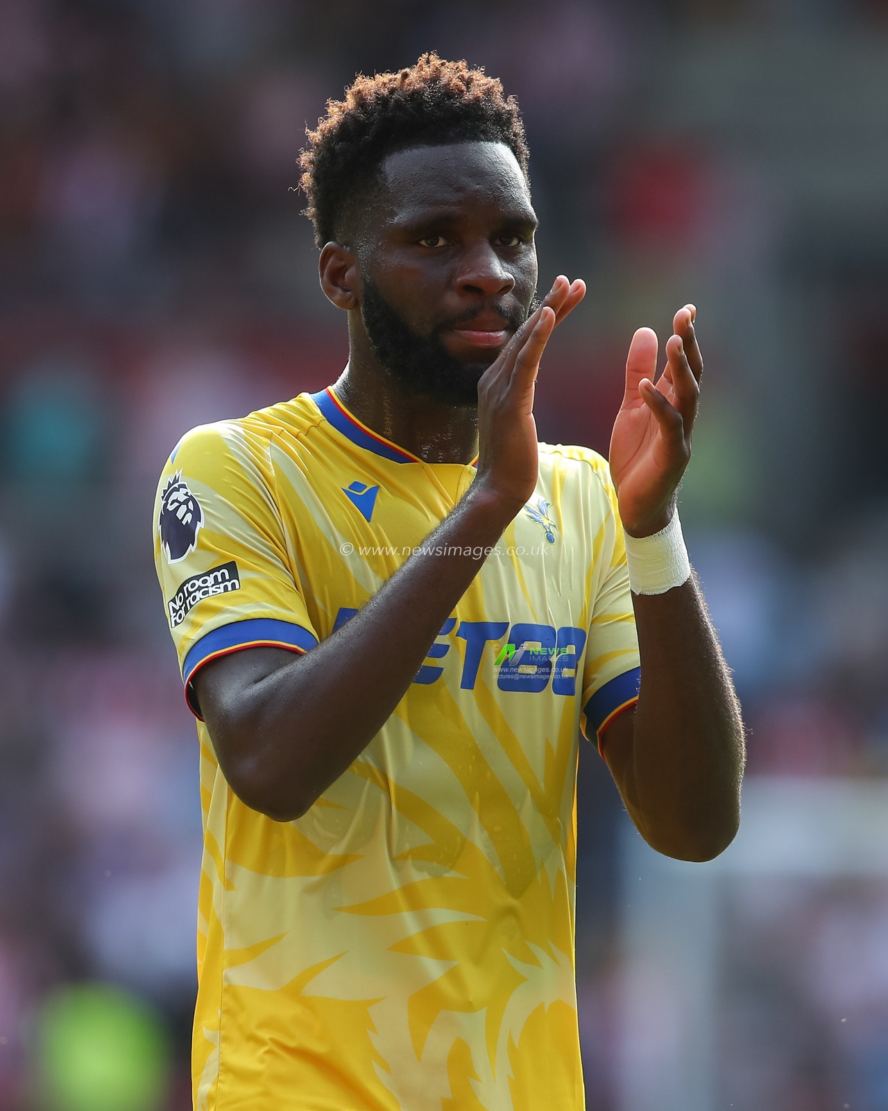 Odsonne Ã‰douard of Crystal Palace claps fans at full time during the Premier League match Brentford vs Crystal Palace at The Gtech Community Stadium, London, United Kingdom, 18th August 2024

(Photo by Gareth Evans/News Images)