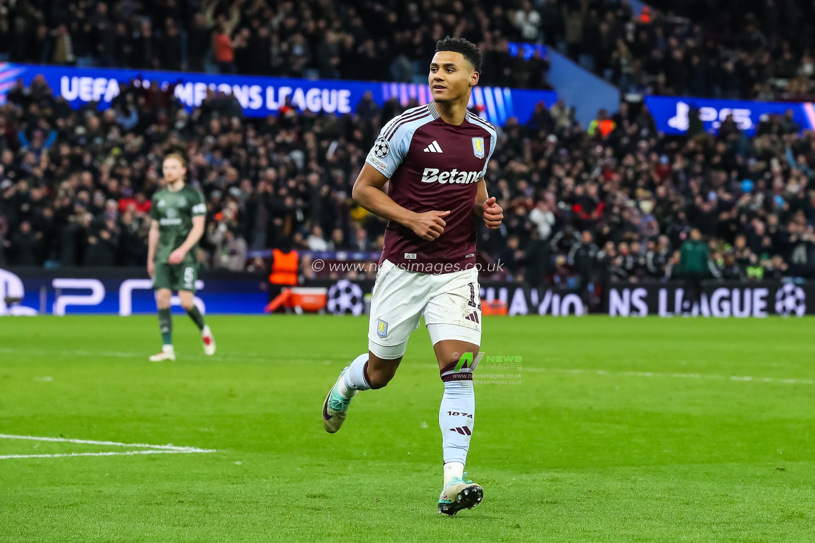 Ollie Watkins of Aston Villa celebrates his goal to make it  3-2 during the UEFA Champions League Matchday 8 of 8 Aston Villa vs Celtic at Villa Park, Birmingham, United Kingdom, 29th January 2025

(Photo by Gareth Evans/News Images)