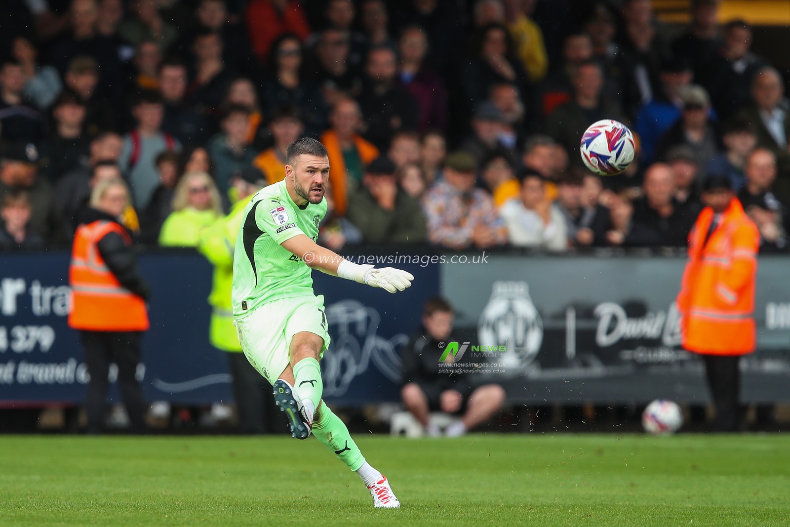 Richard O'Donnell of Blackpool during the Sky Bet League 1 match Cambridge United vs Blackpool at Abbey Stadium, Cambridge, United Kingdom, 24th August 2024

(Photo by Gareth Evans/News Images)
