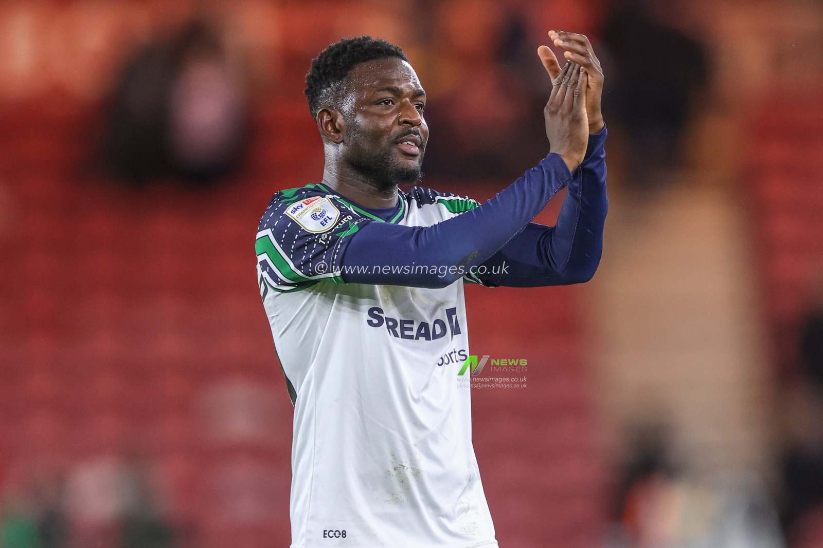Salis Abdul Samed of Sunderland applauds the fans after the game during the Sky Bet Championship match Middlesbrough vs Sunderland at Riverside Stadium, Middlesbrough, United Kingdom, 3rd February 2025

(Photo by Alfie Cosgrove/News Images)