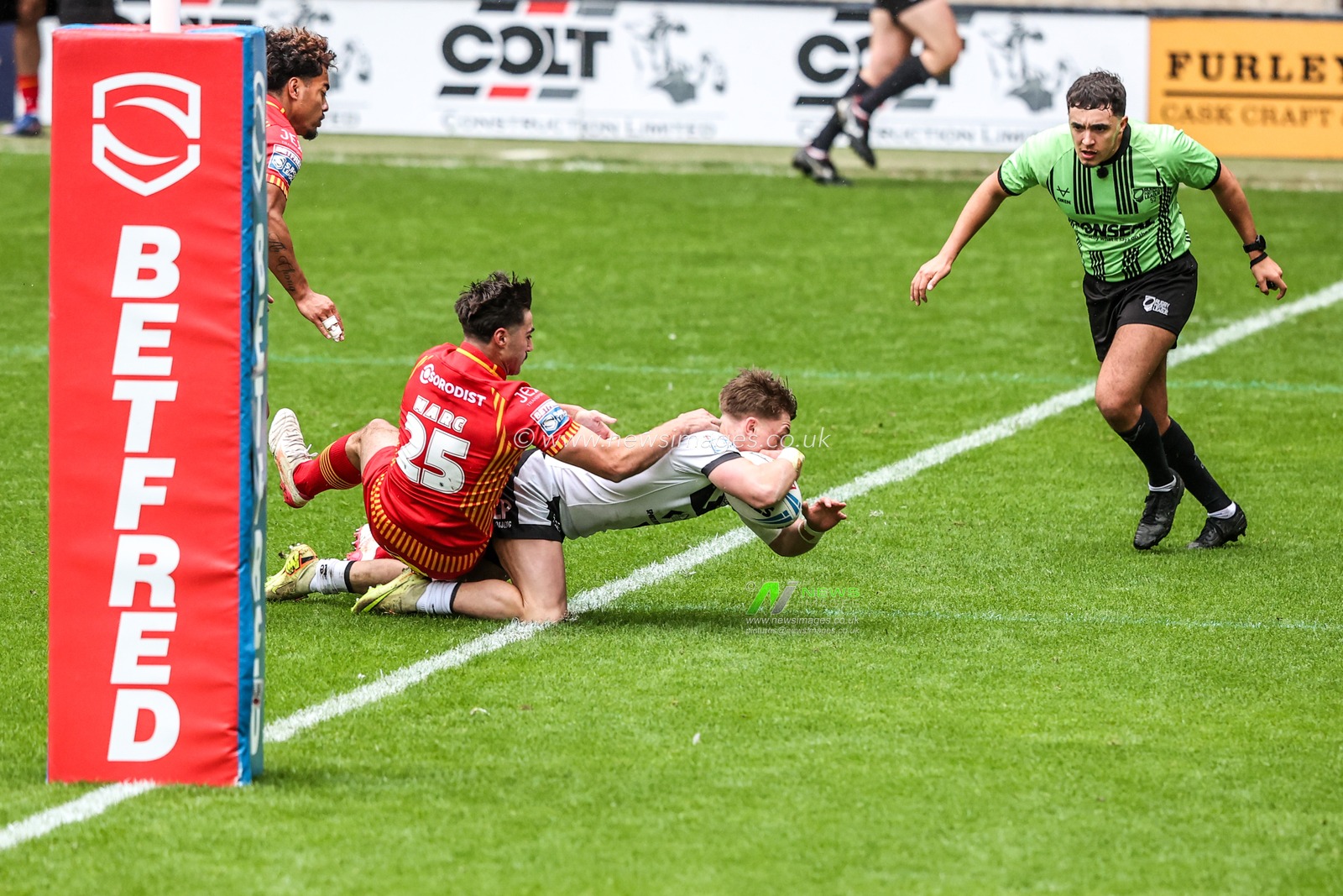 Logan Moy of Hull FC goes over for a try during the Betfred Super League round 6 match Hull FC vs Catalans Dragons at MKM Stadium, Hull, United Kingdom on 29 March 2026

(Photo by Alfie Cosgrove/News Images)