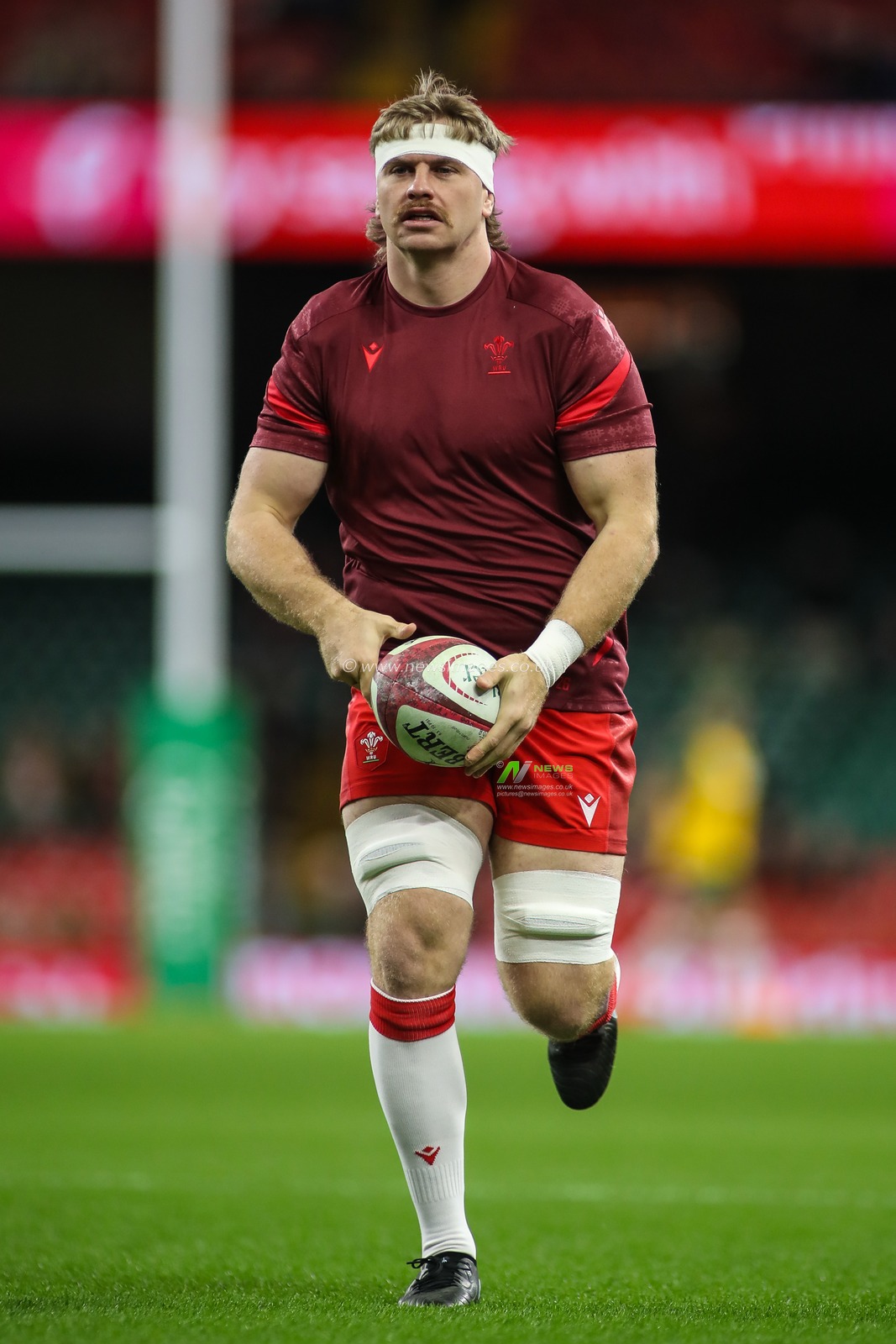 Aaron Wainwright of Wales warms-up ahead of the Quilter Nations Series 2025 match Wales vs South Africa at Principality Stadium, Cardiff, United Kingdom, 29th November 2025

(Photo by Andrew Lewis/News Images)

*** GER AUT SUI OUT ***