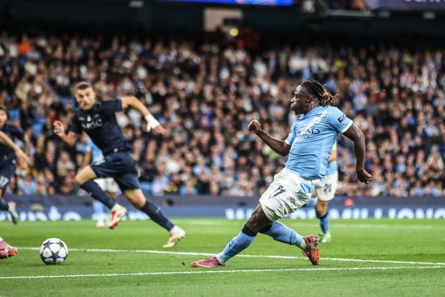 Jeremy Doku of Manchester City scores to make it 2-0 during the UEFA Champions League 2025/26 Phase MD1 Manchester City vs Napoli League at The City of Manchester Stadium, Manchester, United Kingdom, 18th September 2025

(Photo by Alfie Cosgrove/News Images)